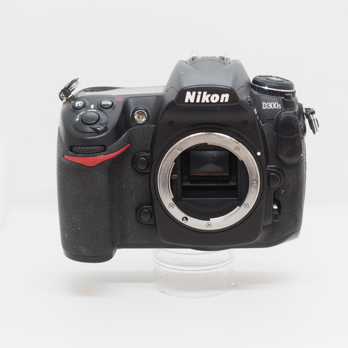 【中古】 (ニコン) Nikon D300S ボデイ【中古カメラ デジタル一眼】 ランク:B|カメラのナニワ