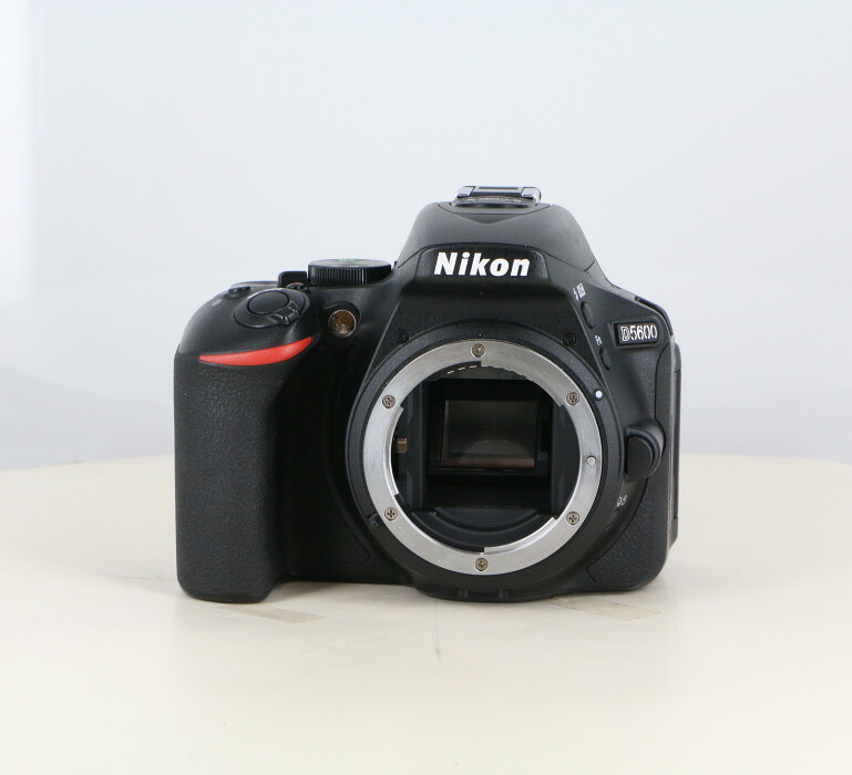 【中古】 (ニコン) Nikon D5600 ボデイ【中古カメラ デジタル一眼】 ランク:B|カメラのナニワ