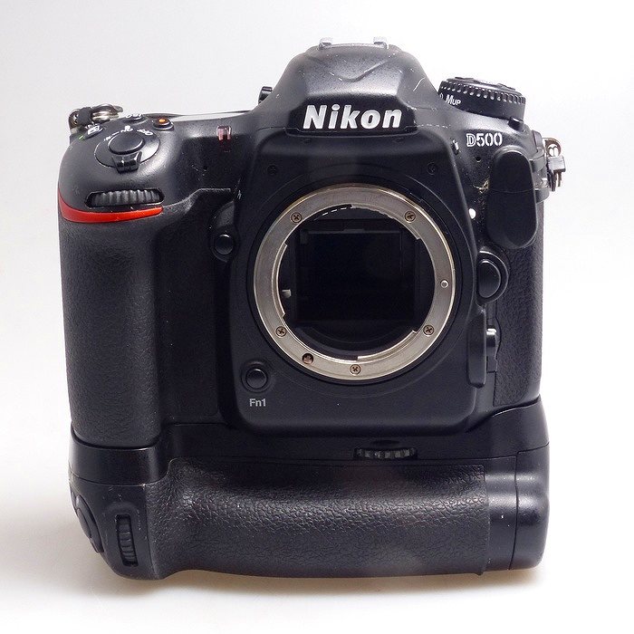 【中古】 (ニコン) Nikon ﾆｺﾝ D500 +MB-D17【中古カメラ デジタル一眼】 ランク：B