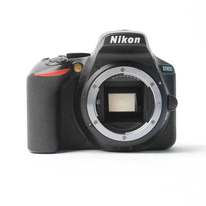 【中古】 (ニコン) Nikon D5600 ﾎﾞﾃﾞｲ【中古写真機 デジタル一眼】 位置づける：AB