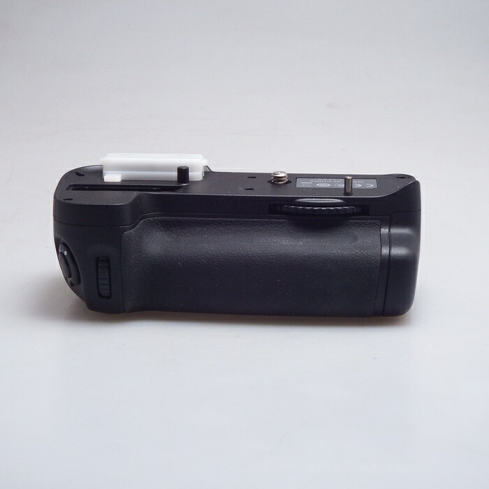 【中古】 (ニコン) Nikon ﾆｺﾝ MB-D11 （D7000用）【中古佩び物 手持ち部分】 価値づける：AB