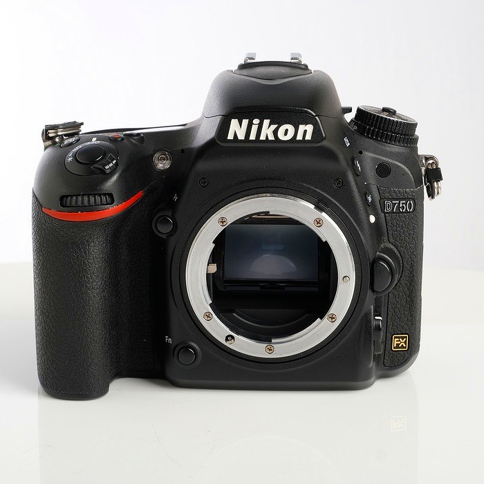 【中古】 (ニコン) Nikon D750 ﾎﾞﾃﾞｲ【中古写真機 デジタル一眼】 位置づける：B