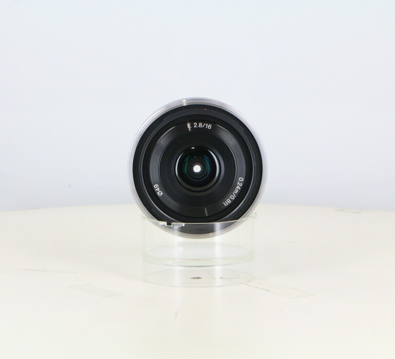 【中古】 (ソニー) SONY E16/2.8 ｼﾙﾊﾞｰ【中古水晶体 ＡＦ水晶体】 価値づける：B