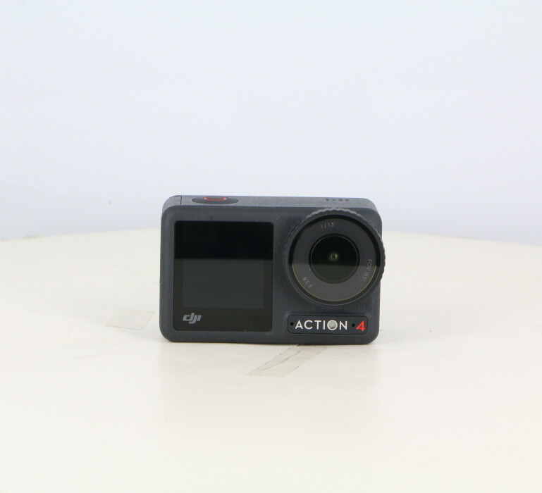 【中古】   OSMO ACTION 4 ｴｯｾﾝｼｬﾙｺﾝﾎﾞ【中古テレビカメラ 中古ｳｪｱﾗﾌﾞﾙｶﾒﾗ･ｱｸｼｮﾝｶﾑ】 位置づける：B