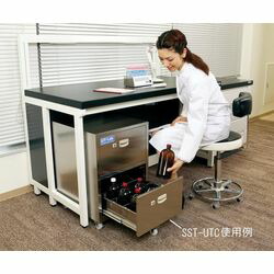 アズワン 医薬品納める社会的単位（UT-Lab.） 450×500×652粍 SST-UTC (1台) 取り寄せ商いもの