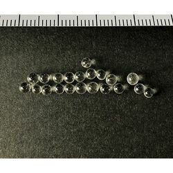 アズワン ビーズ式粉砕機 ガラスビーズ(φ3mm) (1袋)(4589638252938) 取り寄せ商品|ナノズ 店