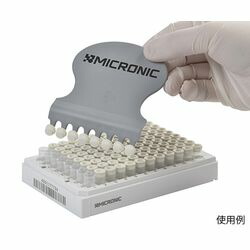 Micronic　Europe　B.V. Push　Cap用手動8連ディキャッパー (1個(10個入り))(MP54001) 取り寄せ商品｜ナノズ　店