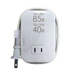 カシムラ 海外用薄型2口変圧器USB 110-130V/85VA 220-240V/40VA NTI-111【日本国内使用不可】 取り寄せ商品