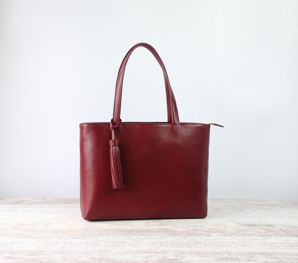 スクエアトートbag（中央ファスナー＋両脇にポケット&times;２ver）☆彡ボルドー・受注製作　バッグ 日本製 国産 メンズ レディース 本革 通勤バッグ シンプル 高級 お洒落 鞄 カバン 牛革 旅行 フォーマル オケージョン プレゼント ブランド 入園式 バッグ 本革｜naoao.bag 店