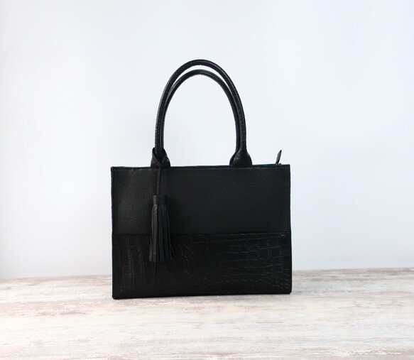 しかくトートbag(M)カットワーク・ファスナーver☆彡ブラック×ブラック・受注製作 バッグ 日本製 国産 メンズ レディース 本革 通勤バッグ シンプル 高級 お洒落 鞄 カバン 牛革 旅行 フォーマル オケージョン プレゼント ブランド 入園式 バッグ 本革|naoao.bag 店