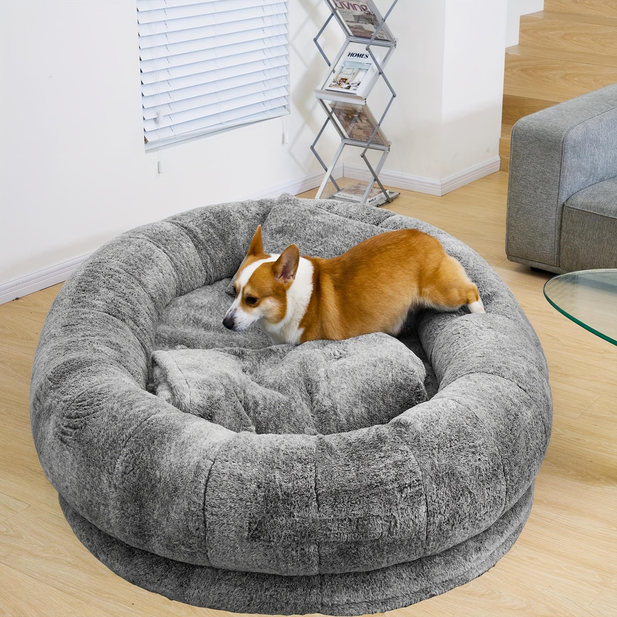 特大サイズの人間用犬用ベッド、大人とペット用の豪華なグレーの人工毛皮の巨大ビーンバッグ、洗えるカバーとストラップで持ち運びが簡単、居心地が良く快適な家庭でのくつろぎ|NeoMart