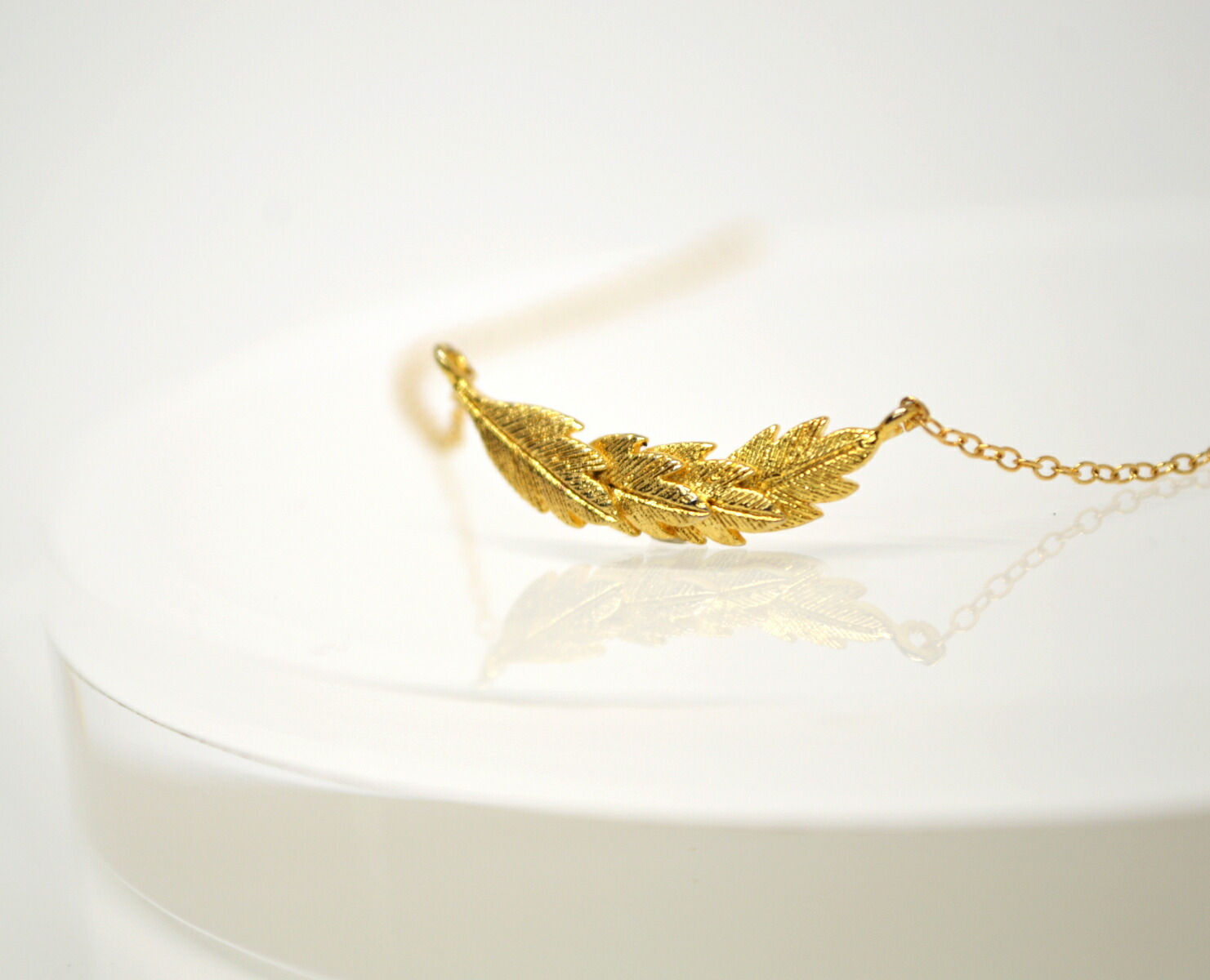 楽天市場 14kgf フェザー ネックレス ゴールド ギフト プレゼント レディース シンプル クリスマス 誕生日 14kgf Feather Necklace Naotjewelry ジュエリー ピアス