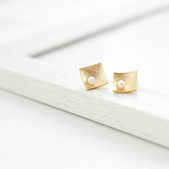 記念日 プレゼント レディース ピアス ノンホールピアス イヤリング スタッド パール ゴールド 金属アレルギー ギフト プレゼント naotjewelry Diamond Shape Pearl Pierces(Silver925post)