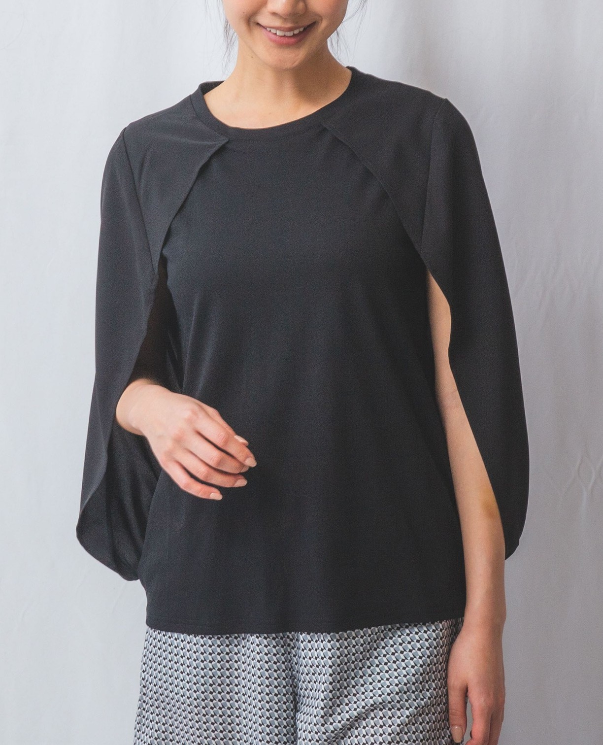 【楽天市場】【30%OFF】《マントデザイン カットソー 》レディーストップス 異素材 エレガント 二の腕カバー ラクしてきれい見え ナラ ...