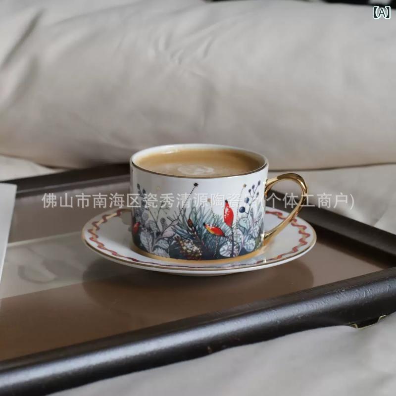コーヒーカップ クリスマス 新年 ボーンチャイナ ゴールド 金彩 高級感 アフタヌーンティー 北欧風 レトロ ソーサーセット 4,441円