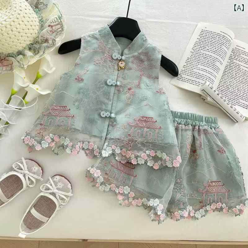 女児 キッズ セットアップ 夏 薄手 ポリエステル 柔らか素材 新中式 刺繍 ノースリーブ ベスト トップス 花辺 短パン 2点セット 国風 抽象柄 無帽 単排ボタン 中小童 3～8歳 100～140cm 通気性 軽量 涼しい 普段使い カジュアル チャ