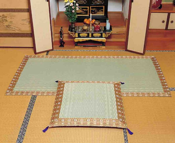 いぐさ御前排敷き（無地）　TKR156686(仏具 仏壇 初盆 新盆 慶弔 お供え コンパクト 日本製 盆用品　仏事 仏具 神具)｜ナルキ屋