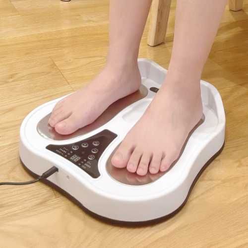 EMS＆温熱フットマシン (EMSシート フットマット 電気刺激 美脚トレーニング 乗るだけ簡単 ダイエット フットマッサージャー 美脚 マッサージ エクササイズ 足 脚 ふくらはぎ お尻 太もも 腕 手 筋肉 ボディー トレーニング 男女兼用)