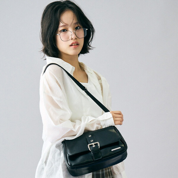 EVE LOVE様 ショルダーバッグ ノベルティ ブラック チェーン付きハートショルダーバッグ（ショルダーバッグ｜黒）｜【公式