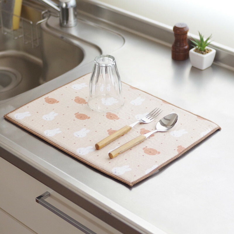 購買兩件或以上指定米菲廚房用品，即可享有九折優惠！米菲超細纖維吸水瀝水墊 30x40cm DickBruna OKATO