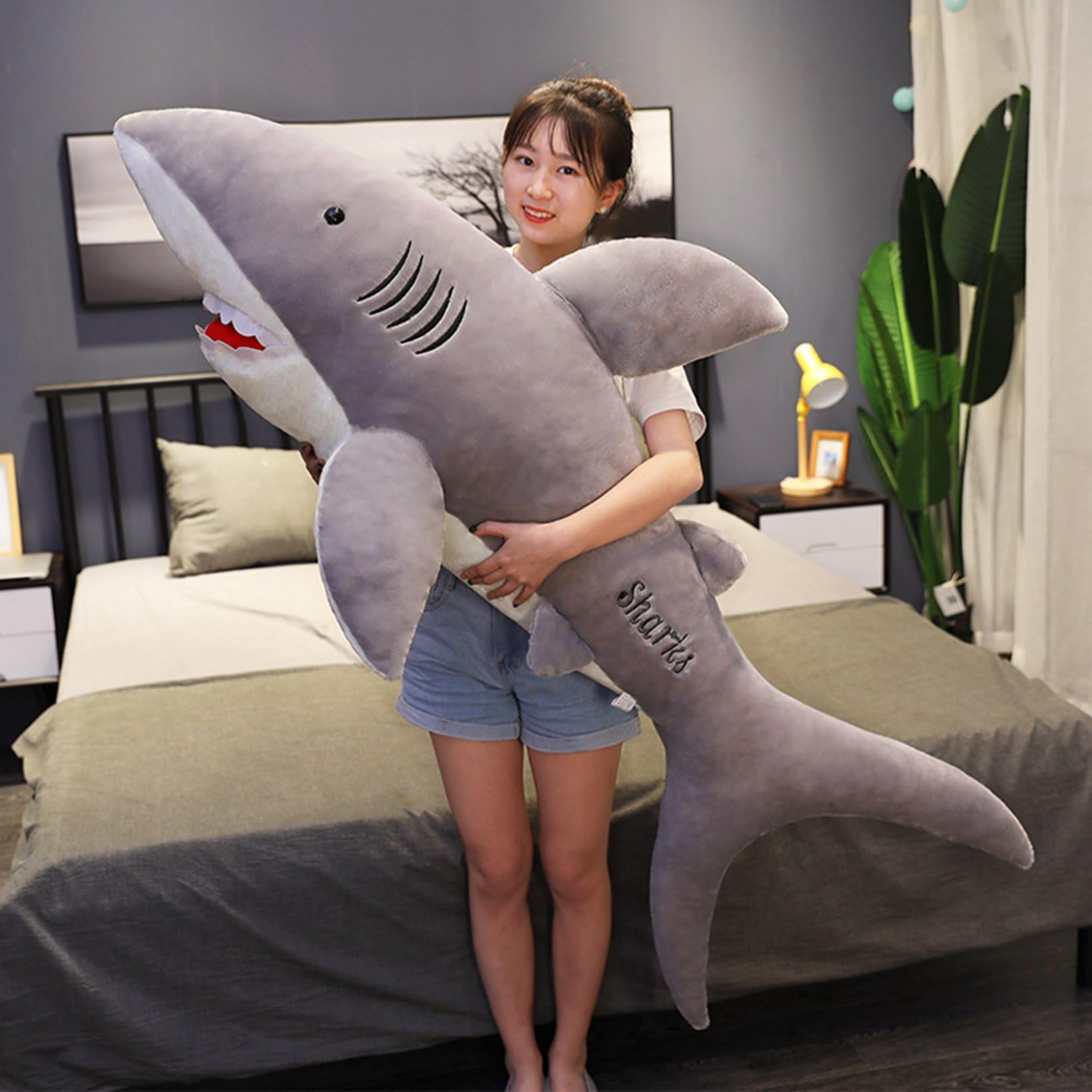 サメぬいぐるみ 抱き枕 リアル 特大 可愛い 鮫 動物 サメクッション 縫いぐるみ ふわふわ 本物そっくり 多機能 横向き寝 洗える だきまくら 気持ちいい ねむねむ 男の子 インテリア ギフト プレ