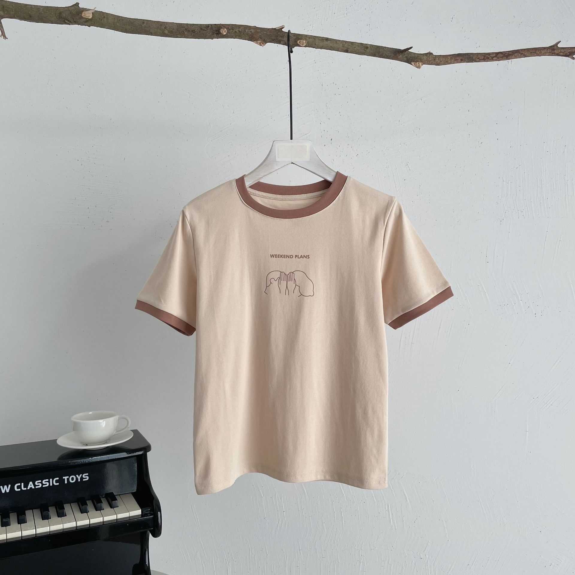 楽天市場 Tシャツ レディース 半袖 韓国 白 ベージュ ピンク 赤 ティーシャツ トップス ホワイト 夏 春 双子コーデ おそろい 可愛い おしゃれ ナッティーアンドカンパニー