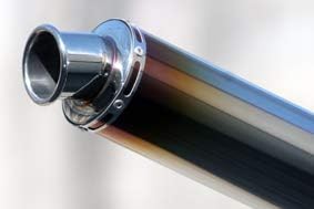 【国内メーカー】 Realize 汎用サイレンサー 100φ×450mm 差込径 60.5φ カールエンド Type C チタン バイクマフラー スリップオンマフラー 交換用 取付け簡単 オートバイ排気管 エキゾーストパイプ マフラーパイプ ドレスアップ リアライズ バンド付属 601-001-02