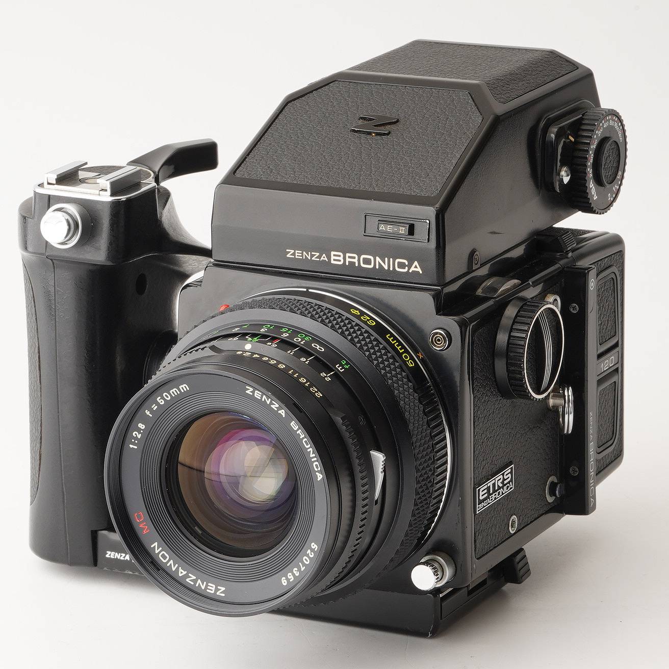 ゼンザブロニカ Zenza Bronica ETR-S / ZENZANON MC 50粍 F2.8 / 機敏さ 手持ち部分