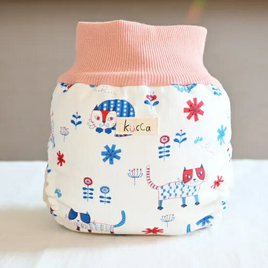 【メール便対応】おむつカバー kucca クッカ パンツ型布おむつカバー ワイルドにゃんズパーティー Mサイズ 7～10kg パンツ型 トイレトレーニング画像