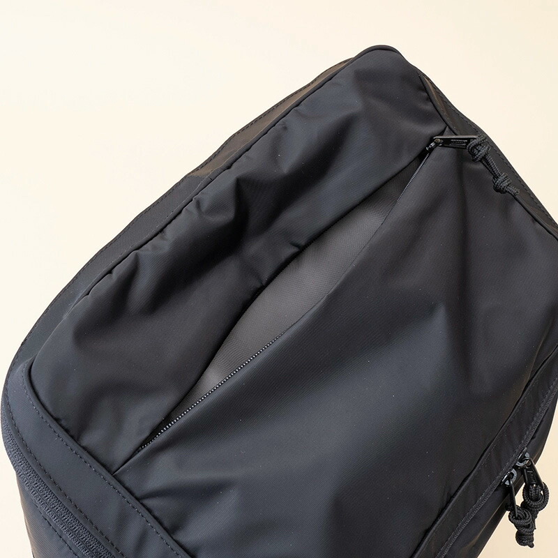 定価の88％ＯＦＦ Coleman コールマン ウォーカー スクエア バックパック WALKER SQUARE BAG 約30L ブラック  2000038994 virooh.com.br