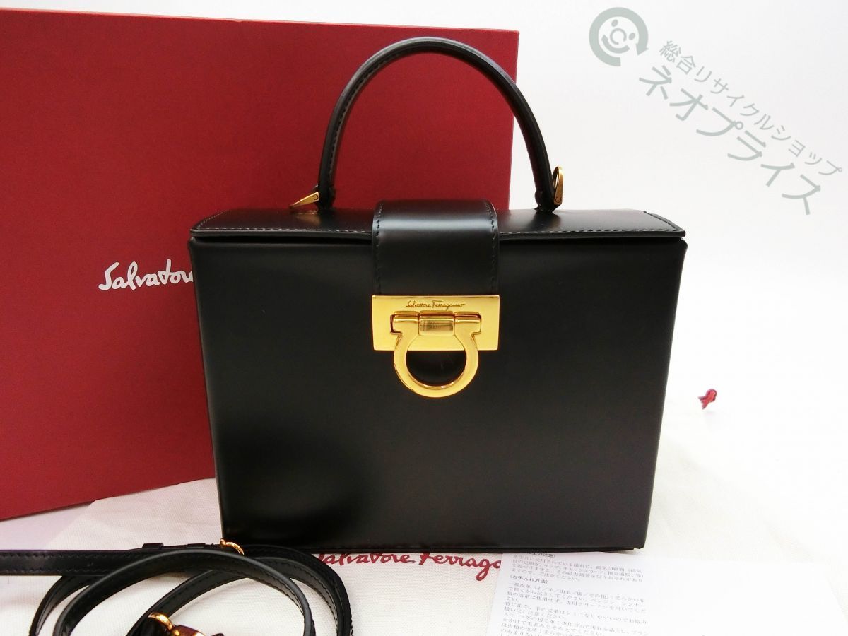 フェラガモのカバン 楽天市場】☆SS8672 Ferragamo フェラガモ ガンチーニ金具 ウッド