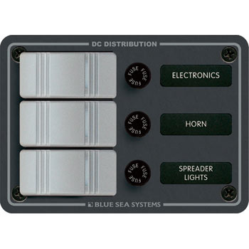 BLUE SEA SYSTEMS(ブルーシー) 防水フューズ付きパネル 縦型・3連 8054