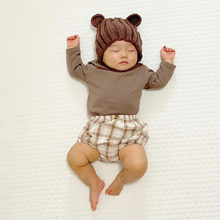 楽天市場 ソックスおまけ 耳付き 帽子 子供 送料無料 くま 耳 ベビー キッズ 赤ちゃん ニットキャップ ニット帽 あたたかい 冬 コーデ 可愛い ギフト 寒さ対策 お出かけ 熊 紐付き ホワイト ベージュ ブラック レッド イエロー プレゼント ギフト Nk 母の日 シアラ