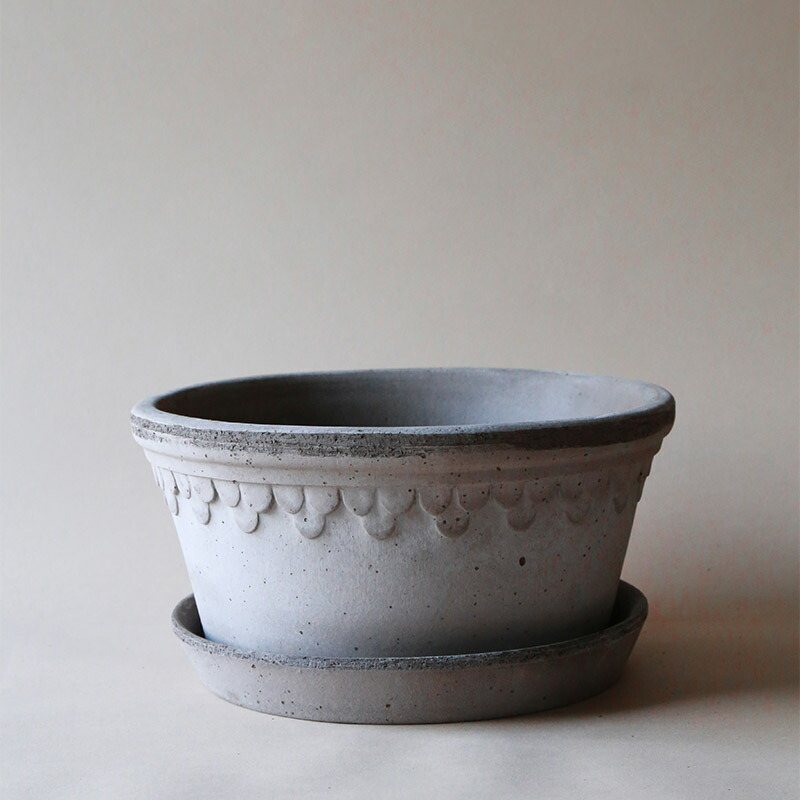 Bergs Potter 植木鉢 グレー Copenhagen φ25cm 低め 受け皿付き 素焼き 底穴あり バーグスポッター コペンハーゲン 北欧 おしゃれ プランター フラワーポット 観葉植物 室内 丸型 鉢 かわいい ガーデニング 陶器鉢 デンマーク