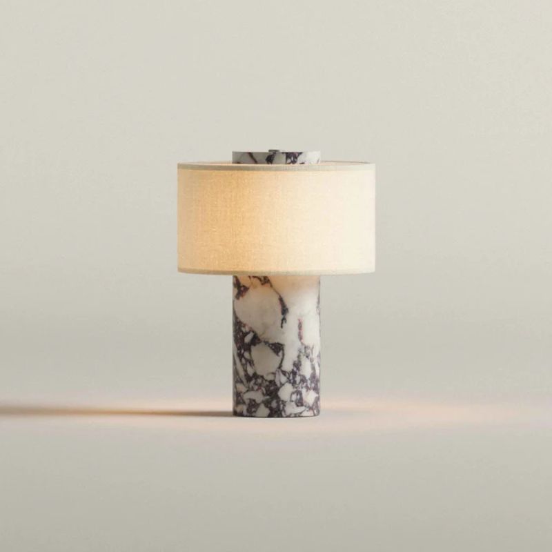 Blossholm Aurie ポータブル ランプ 大理石 カラカッタヴィオラ × リネン 充電式 コードレス LED φ17.5 x H24 cm ブロスホルム 北欧 デンマーク 照明 ライト 持ち運び 卓上 テーブルランプ おしゃれ 海外インテリア
