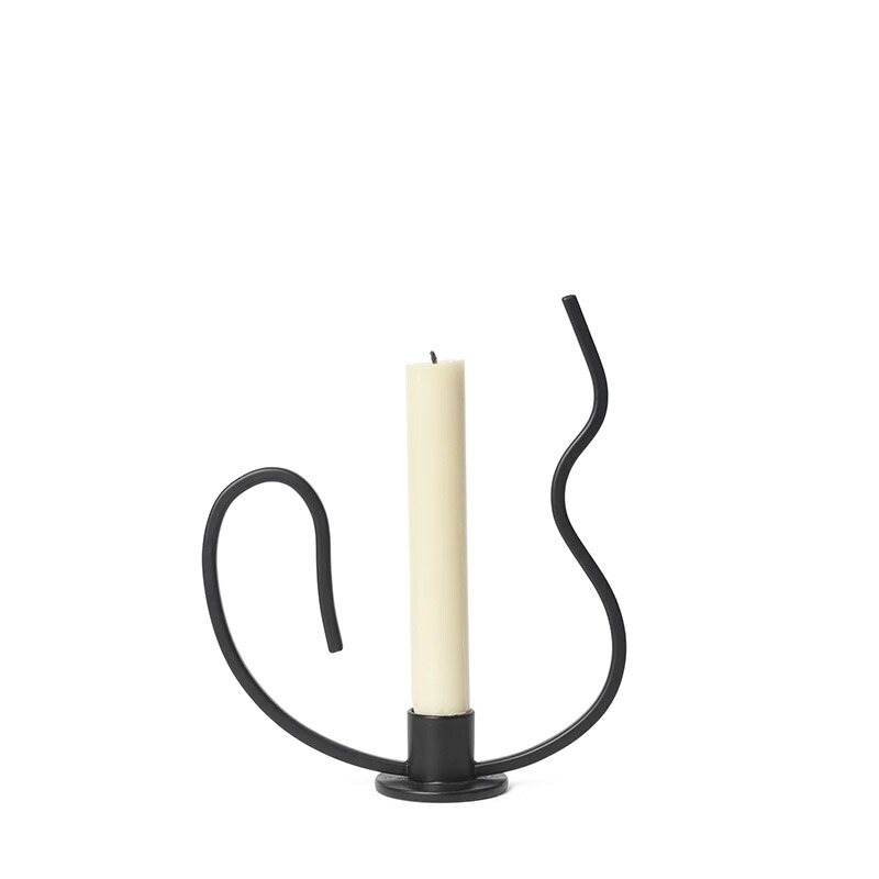【在庫あります】Ferm Living Valse キャンドルホルダー Low ブラック 曲線 くねくね 黒 アイアン ろうそく立て ワルツ おしゃれ ファームリビング 北欧 デンマーク 日本正規販売店品
