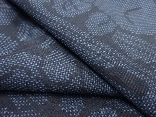 霞に樹木模様織出本場泥大島紬着物アンサンブル 5マルキ リサイクル 着物 和服 中古 Kimono Shinei ２号店 合計3980円以上の購入で送料無料