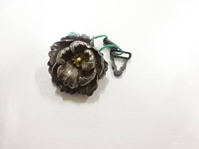 人気急増中 合計3980円以上の購入で送料無料 作家物純銀牡丹帯留め 18 75グラム アンティーク 中古 人気no 1最安値