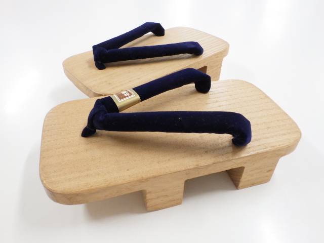 最大 オフ 未使用品 鼻緒ビロード男物下駄 24センチ Www Compacsa Com