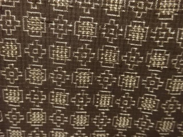 幾何学模様織り出し本場泥大島紬着物【アンティーク】【中古】【着】