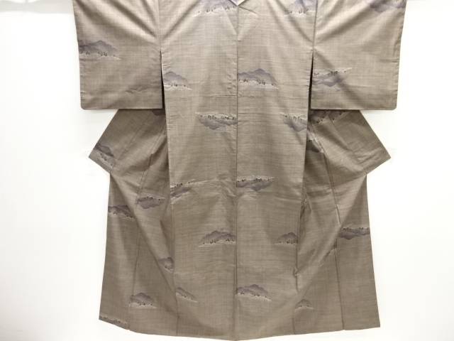 遠山に寺塔模様織り出し本場泥大島紬着物(9マルキ)【中古】【着】｜Kimono-Shinei　２号店