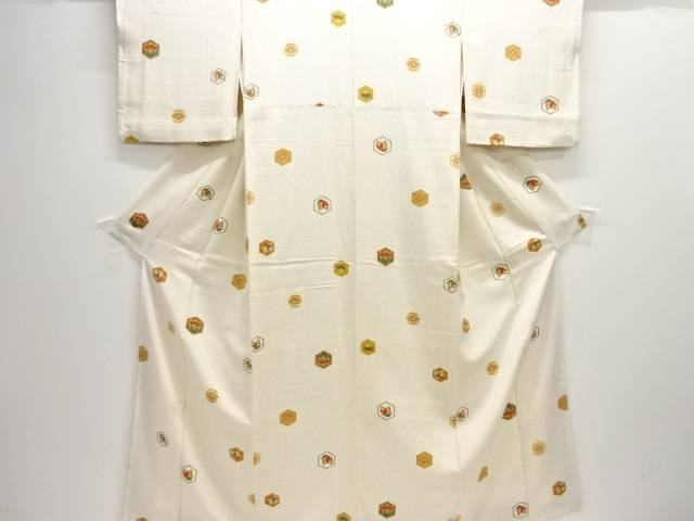 亀甲に蝶・花模様小紋着物【中古】【着】