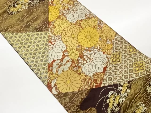 切り嵌め風秋草に流水・古典柄模様織出し袋帯【中古】【着】【袋帯】
