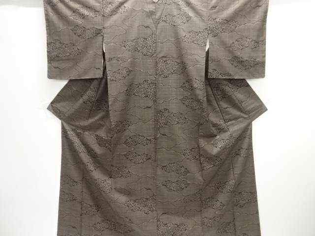 未使用品　雲に草花模様織り出し本場泥大島紬着物(5マルキ)【着】【紬・お召し】
