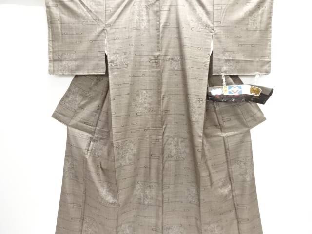 霞に蔦の葉模様織り出し本場泥大島紬着物(9マルキ)【中古】【着】【紬・お召し】