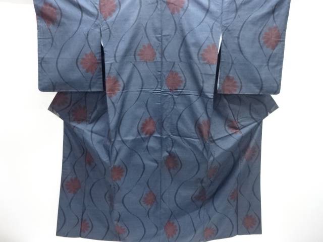菊模様織出し本場泥大島紬着物（5マルキ）【中古】【着】【紬・お召し】