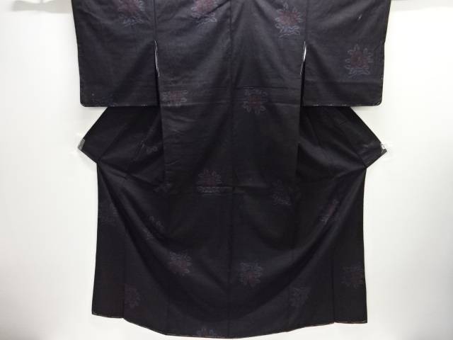 重要無形文化財本場結城紬100亀甲花模様織出し着物【中古】【着】【紬・お召し】