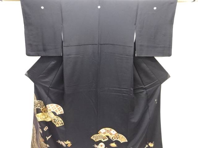 作家物　地紙に華紋・宝尽くし模様刺繍留袖（比翼付き）【中古】【着】【留袖】