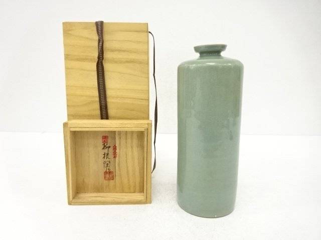 韓国人間文化財　柳海剛造　高麗青磁　花瓶【中古】【道】｜Kimono-Shinei　２号店