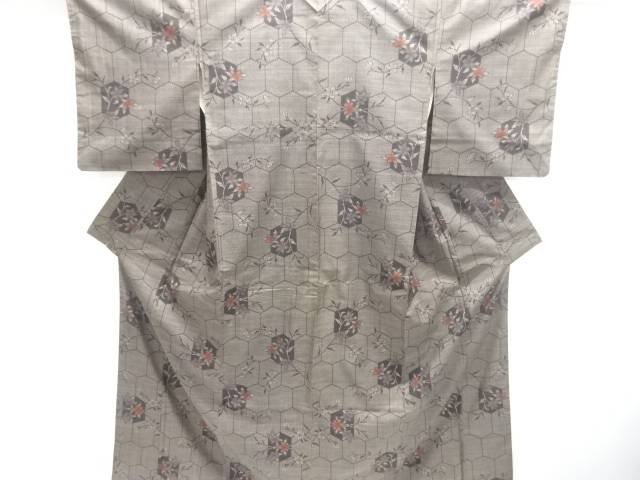 亀甲に花模様織出し本場泥大島紬着物（5マルキ）【中古】【着】【紬・お召し】｜Kimono-Shinei　２号店